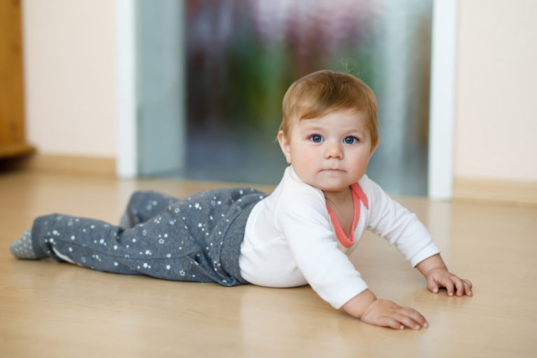 9 Best Diapers for Crawling Babies in 2022 [Super-Stretchy]