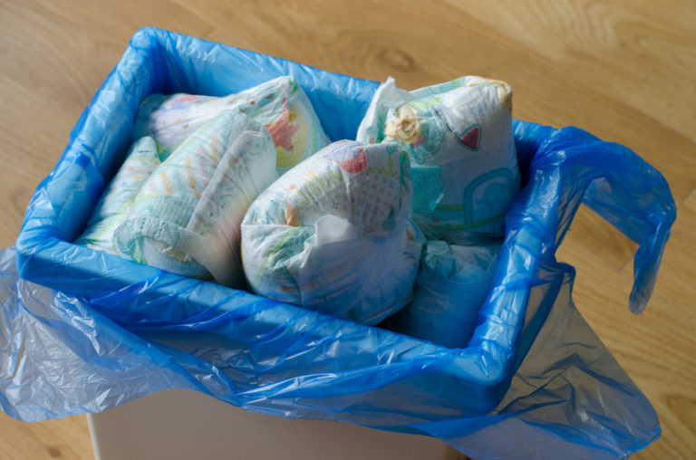 Disposing Diapers the Right Way (Step-by-Step Guide)